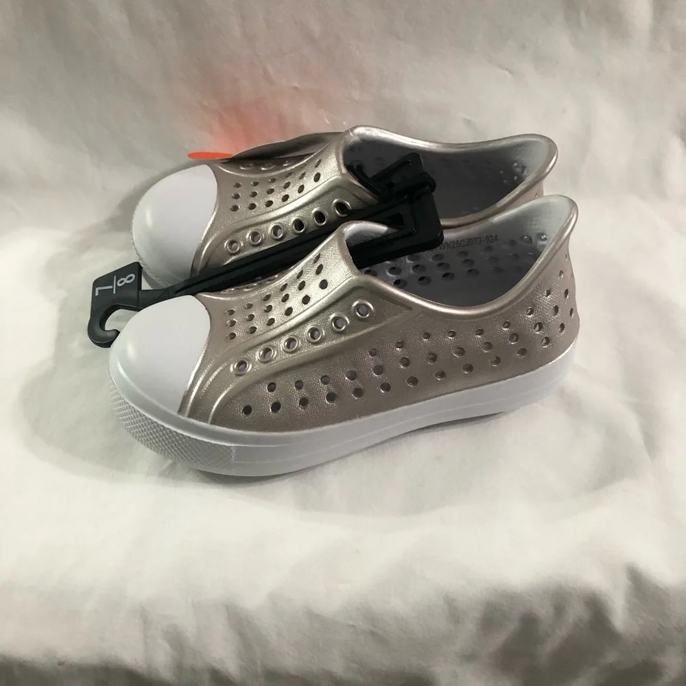 Wonder Nation Metallic gold Slip-On Water Shoes - Kids